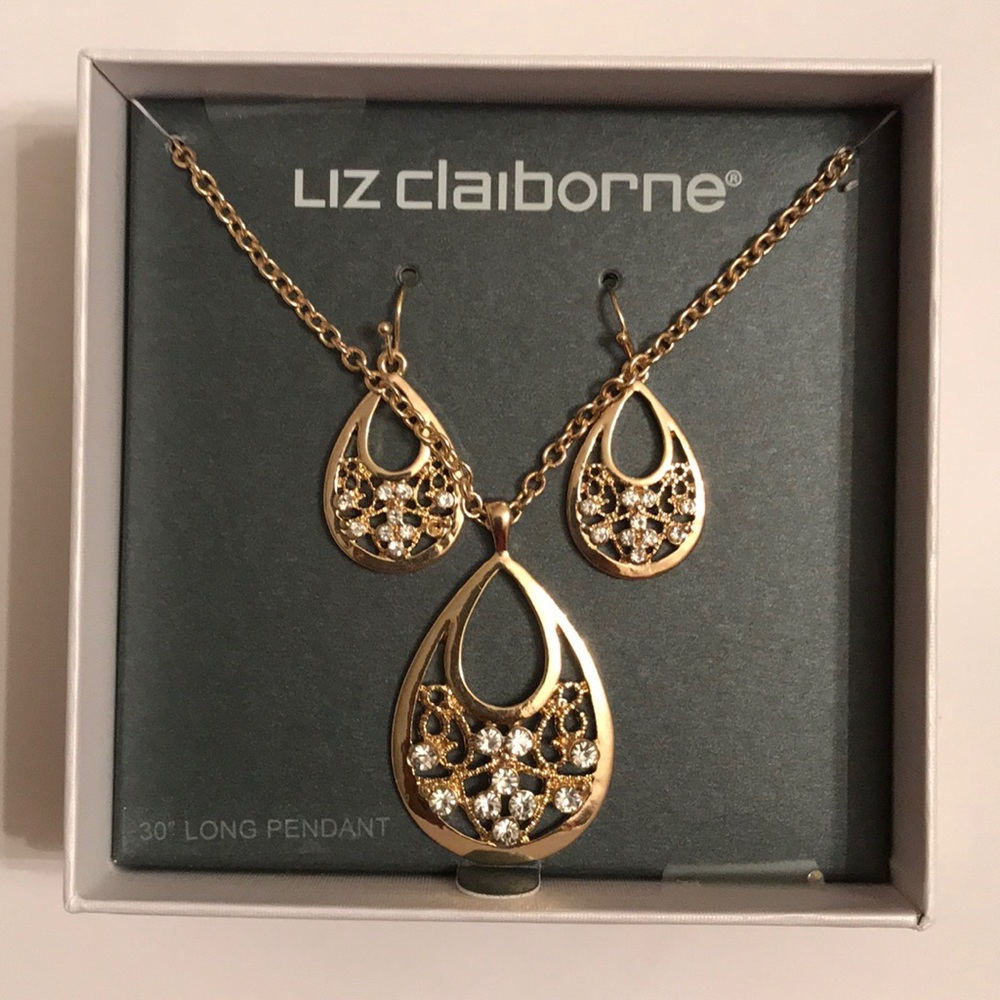 Ear and Necklace set